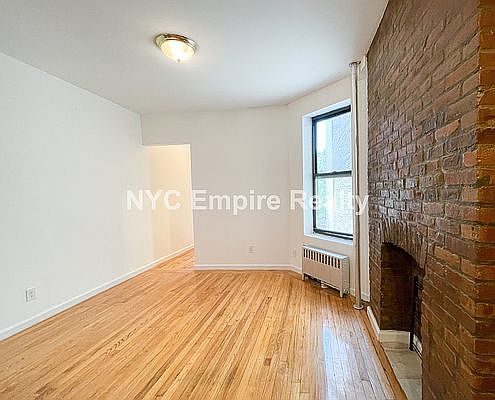 2nd image of 166 W 83rd St #3E