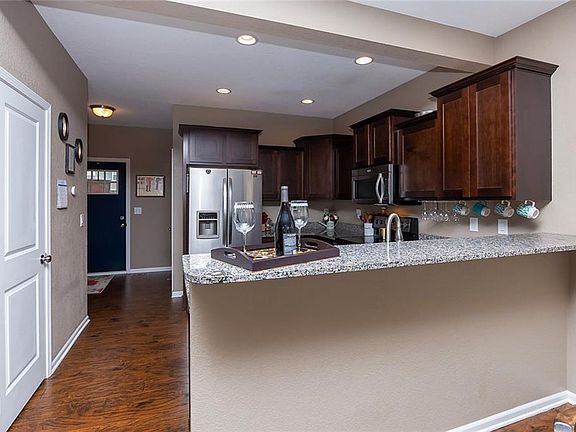 5th image of 1909 NW Woodbury Dr