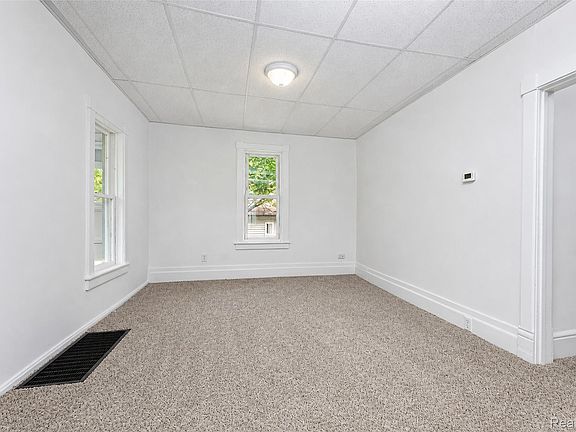 4th image of 614 Church St