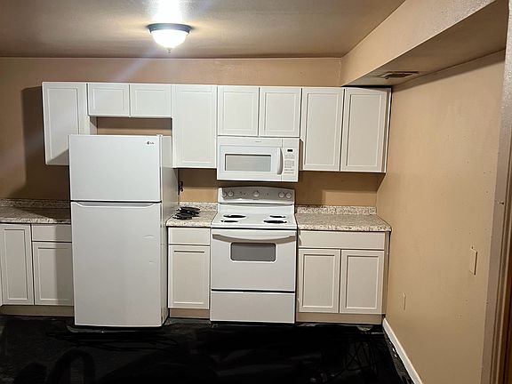 3rd image of 8614 Belfast St