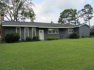 354 Baucum Rd, Carriere, MS 39426