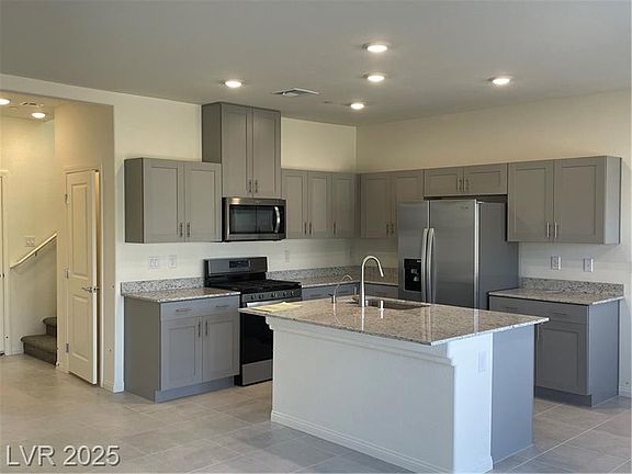 4th image of 7067 Alabaster Peak St
