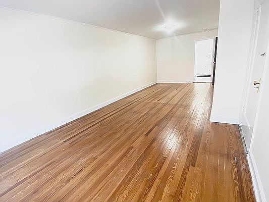 3rd image of 28-27 46th St #1