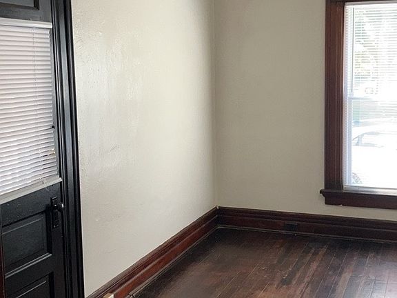 3rd image of 123 Park Dr