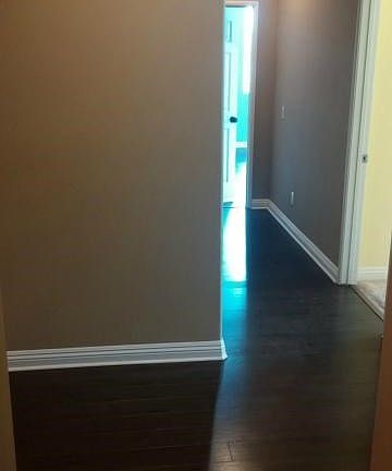 4th image of 28414 Crestwood St