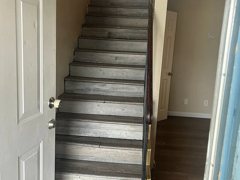 330 Seneca St #3 — Photo 1