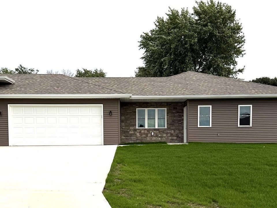 1st image of 905 Iowa Dr