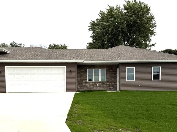 905 Iowa Dr, Manning, IA 51455