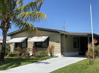 8227 SE Swan Ave, Hobe Sound, FL 33455