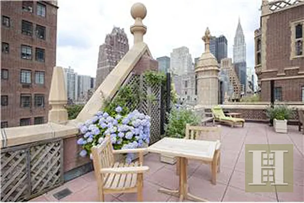 Sold by Halstead Real Estate | media 7