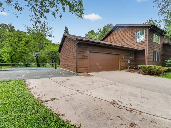 5 Wood Crest Ct, Madison, WI 53705