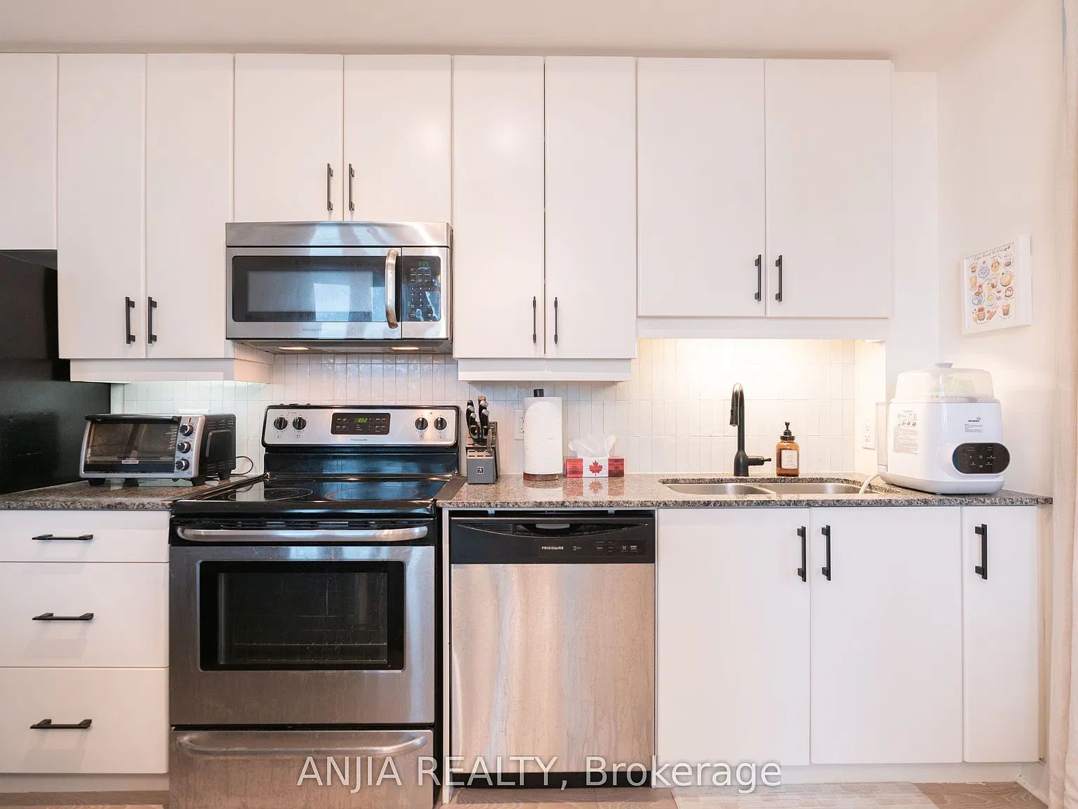 2 bed, $3,600 — Photo 4