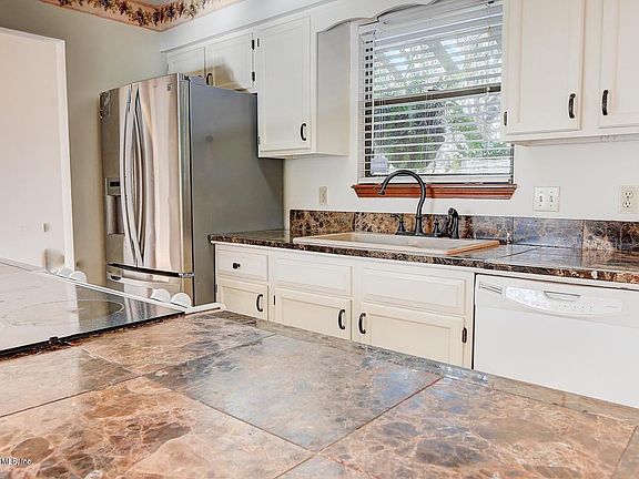 3rd image of 11589 Tyndel Creek Ln