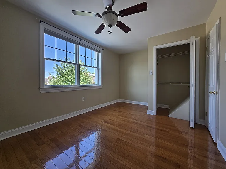 810 Johnston St — Photo 3