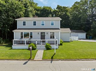 3 Middle Street, Waterford, CT 06385