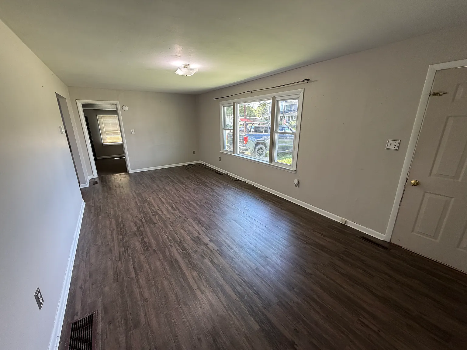 3 bed, 1180 sqft, $1,000 — Photo 3