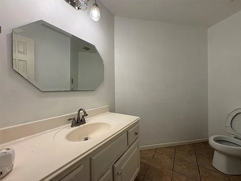 1631 Berkoff Dr — Photo 12