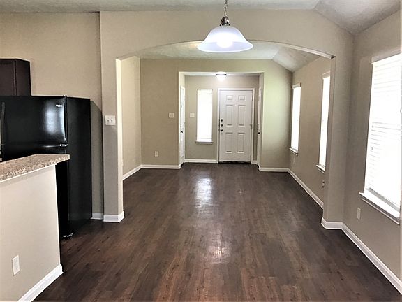 4th image of 22362 Queenbury Hills Dr