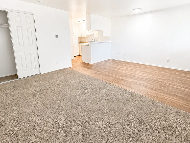 Lampliter Apartments — Photo 18