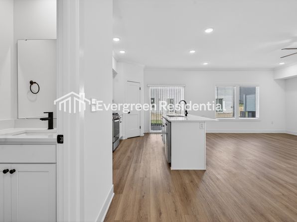7046 NW 82nd Ter