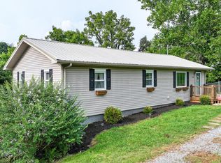 1061 Wilburn Rd, Whitesburg, TN 37891