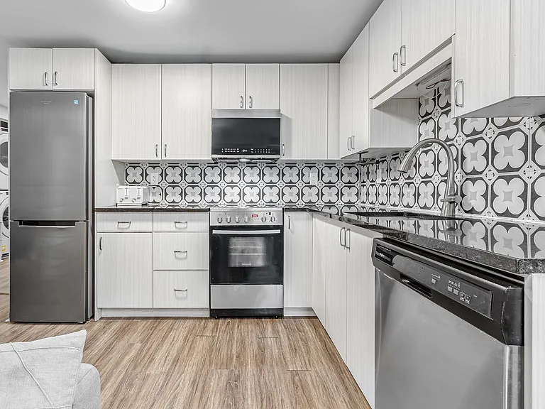 388 Chapel St #3 — Photo 8