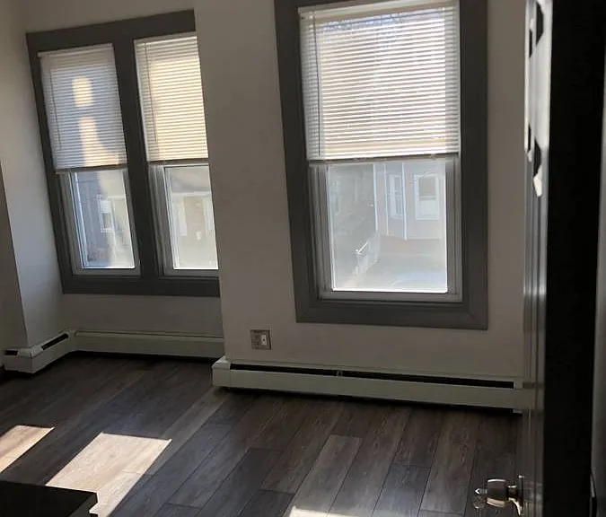 135 Austin St — Photo 2