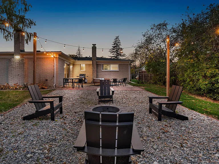 5038 Dayton Dr — Photo 45