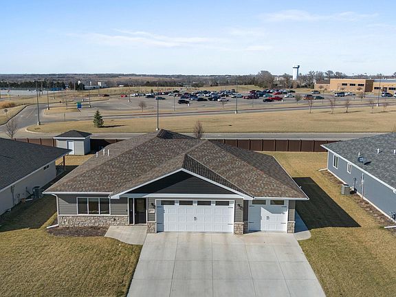 3rd image of 1908 Eastgate Dr