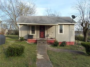 617 N 3rd St, Pulaski, TN 38478