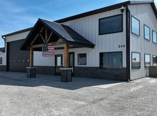 214 S Airport Rd, Washington, IA 52353