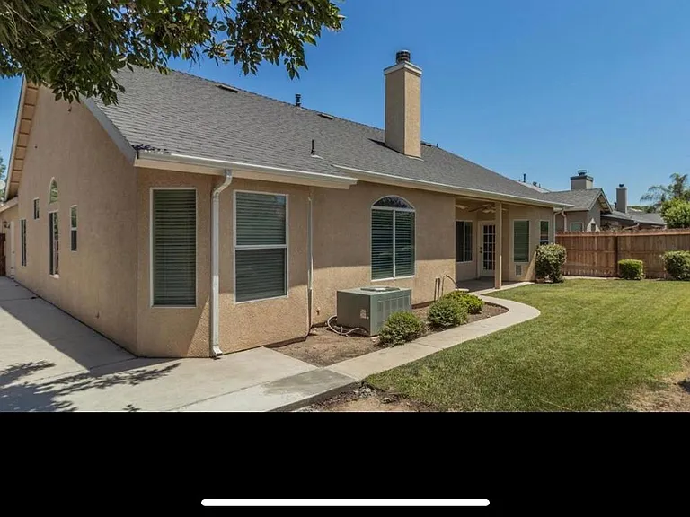 2523 E Cole Ave — Photo 2