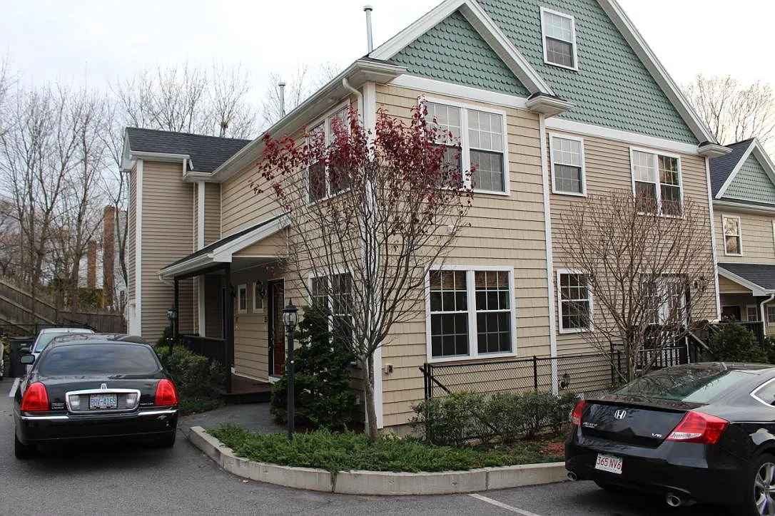 3 bed, 1.5 bath, 1500 sqft, $3,650 — Photo 1