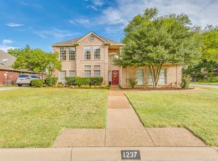 1237 Rio Grande Dr, Benbrook, TX 76126