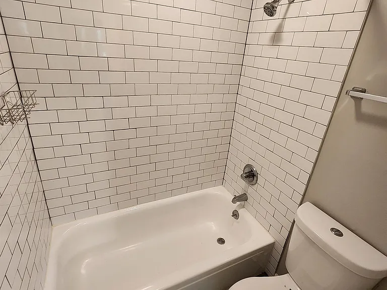 67 Montre Sq NW #1 — Photo 6