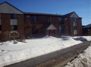 12 English Village Rd APT 103R, Manchester, NH 03102