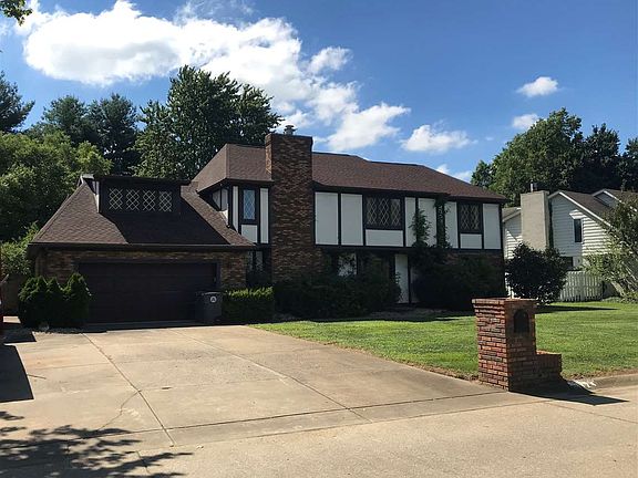 3rd image of 1124 Brookshire Dr