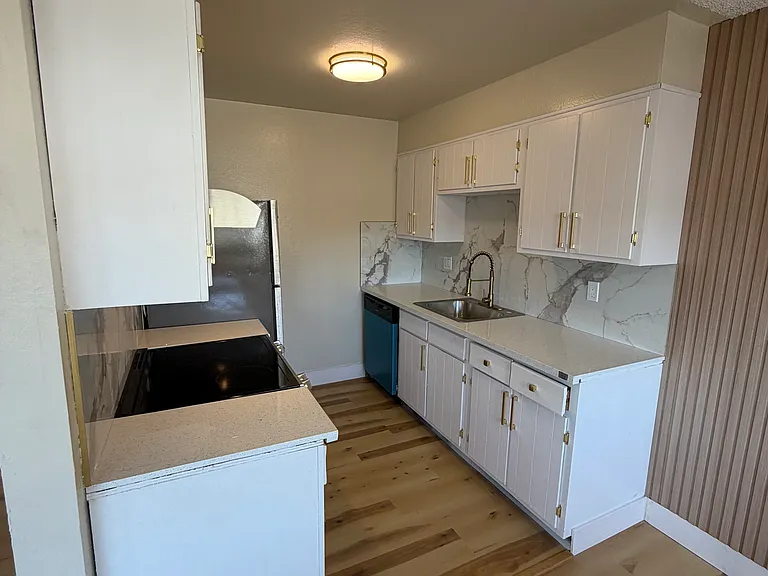 21 Lewis Ave #7 — Photo 7