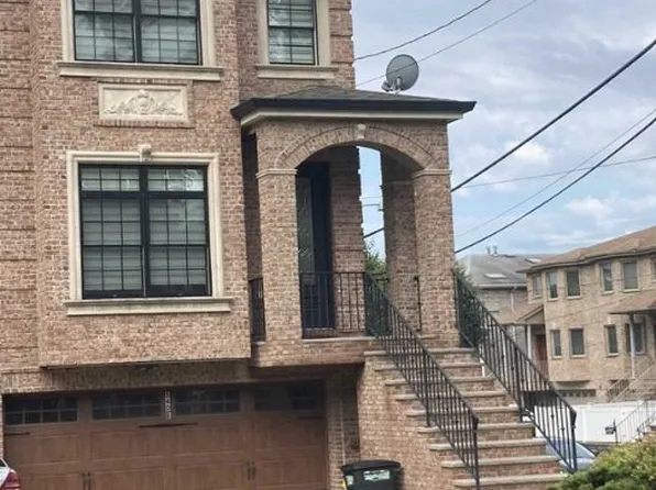 540B Lawn Ave #B, Palisades Park, NJ 07650