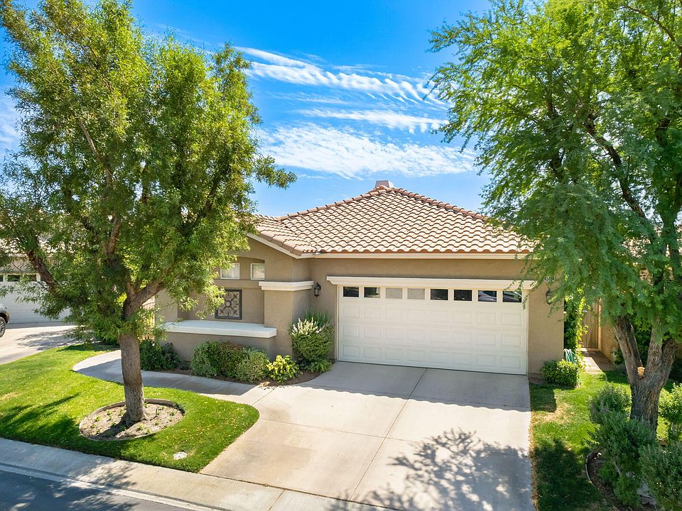 1st image of 45604 Green Hills Ct