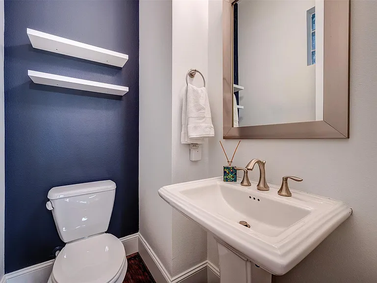 1413 Patterson St — Photo 16
