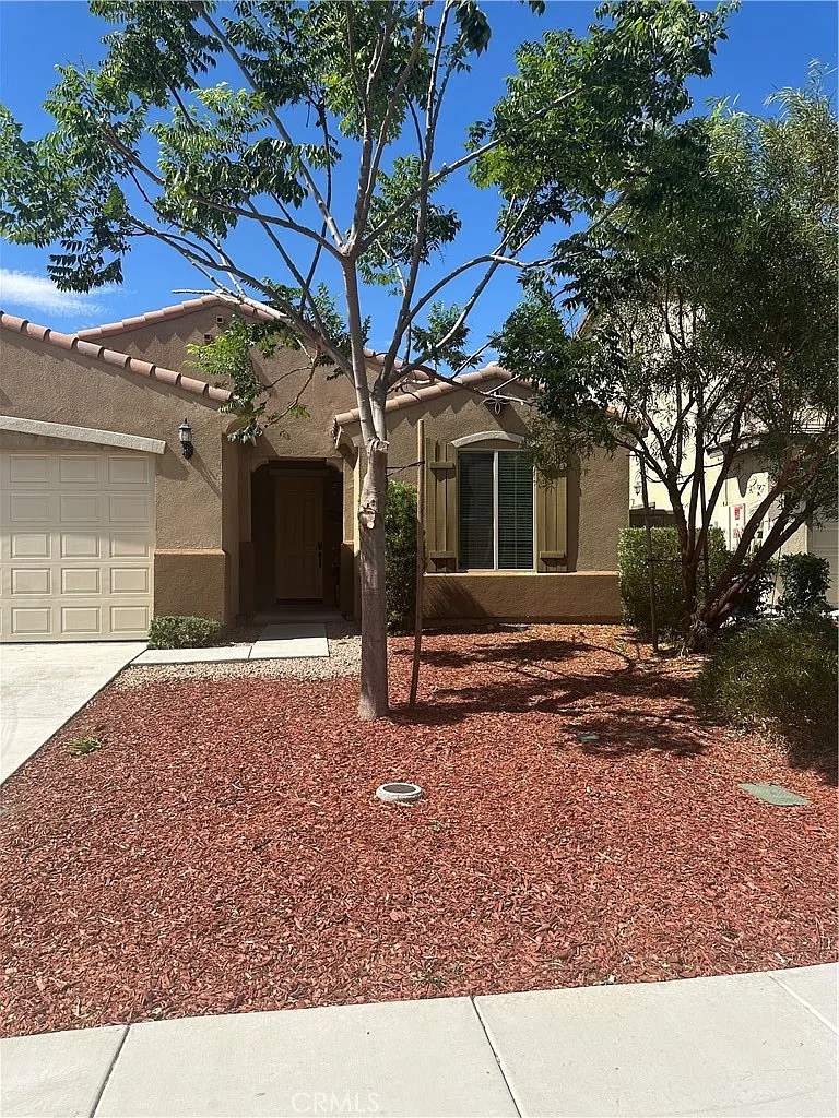 3 bed, 1959 sqft, $3,300 — Photo 1