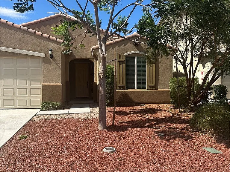 30596 Astoria Ln — Photo 1