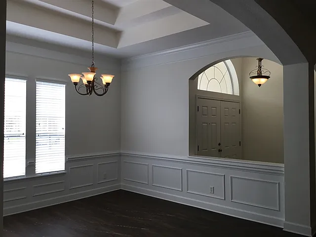 4 bed, 3.0 bath, 2586 sqft, $3,180 — Photo 2