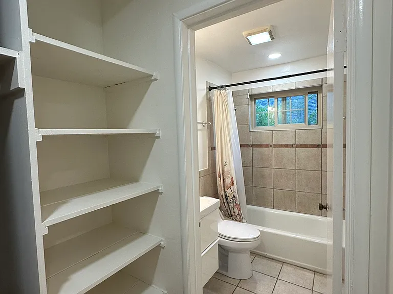 5445 Broadway #1 — Photo 27