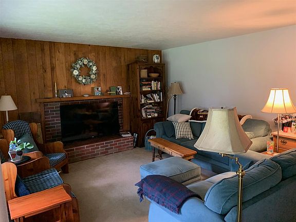 2nd image of 8 Woodmere Dr