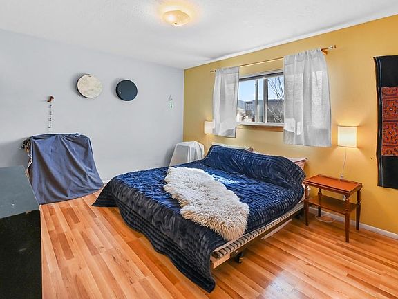 5th image of 807 Hill Dr