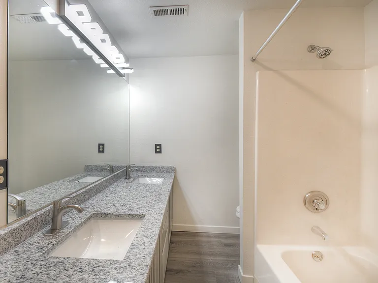 307 Brook St — Photo 14