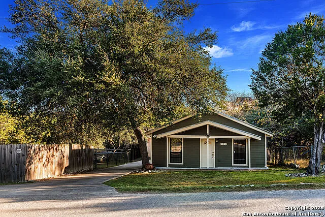 445 Scenic Hills Dr — Photo 3