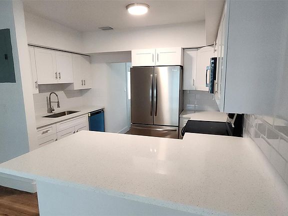 4th image of 1109 NW 23rd Avenue